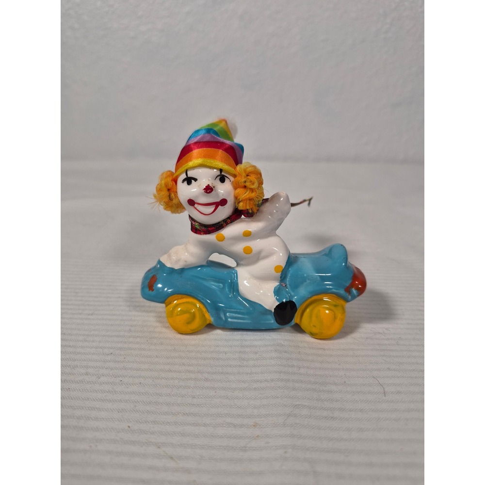 Vtg Ceramic Clown in Blue Car Figurine Rainbow Hat Plaid Scarf Lego Taiwan ROC